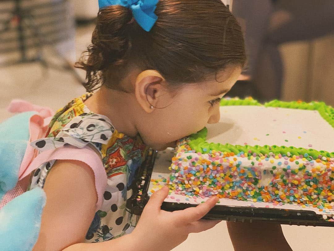 Ana Brenda Contrerasのインスタグラム：「A godchild fills your heart with love & joy as if they were your very own , Happy birthday to my ray of sunshine mi #BebitaDeManina // Feliz cumpleaños Maria Emília 💕」