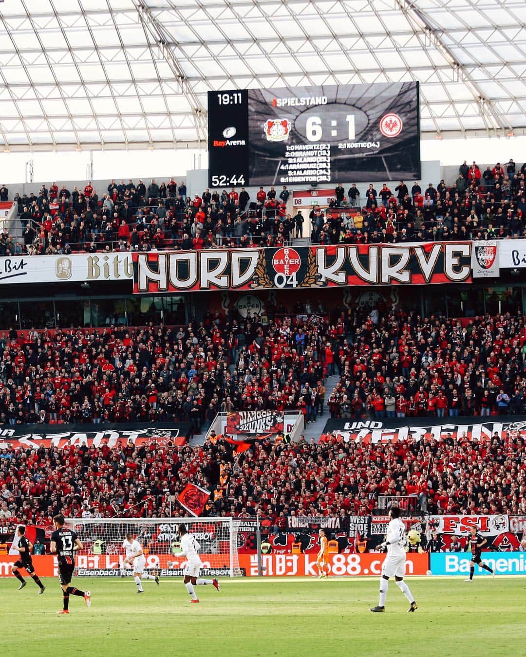 バイエル・レバークーゼンさんのインスタグラム写真 - (バイエル・レバークーゼンInstagram)「Well-deserved victory after a phenomenal first half! #B04SGE 6-1 #Bundesliga #Bayer04 #Werkself」5月6日 2時53分 - bayer04fussball