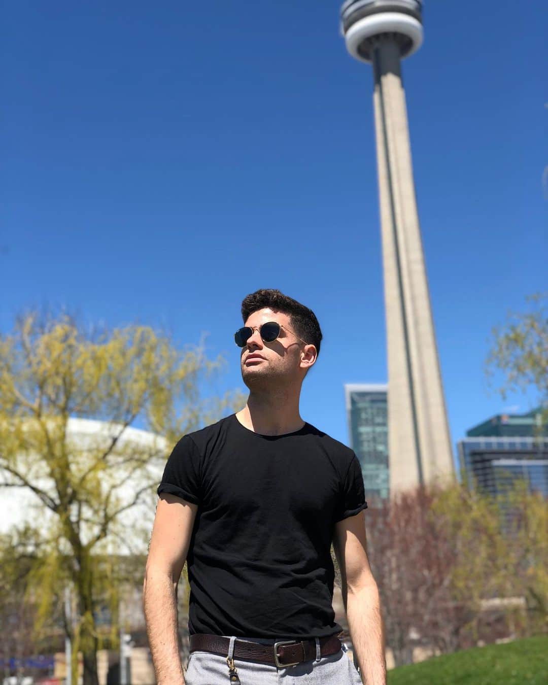 ハビエル・ラジャのインスタグラム：「I’m in Torono and I’ve got this view 😎」