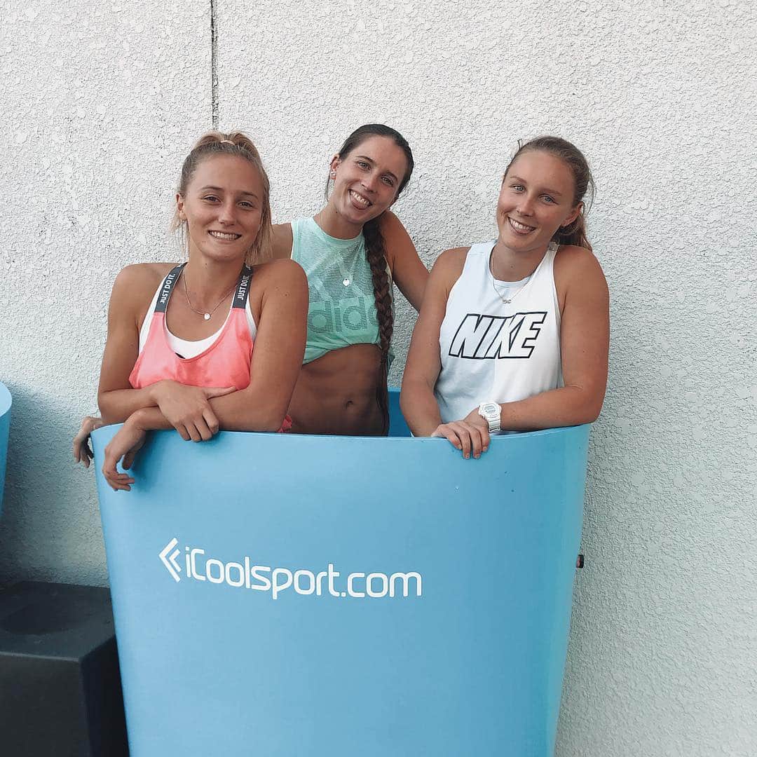 Maddie COATESのインスタグラム：「Stoked to be on this incredible journey with such a great bunch of girls! Big things to come for our squad this trip. Ice bath recovery after our first light relay session in Tokyo, Japan. 🇯🇵⚡️ • • • • #squadgoals #runhappy #fitgirl #exercise #tallgirl #strong #gains #iwill #adidas #adidasau #athletics #gymlife #getfit #determinded #physique #cleaneating #active #instahealth #run #running #cardio #instarunners #abs #muscles #instafitness #runners #gymlife #instarun #fitnessmotivation #fitnessadiction #athlete」