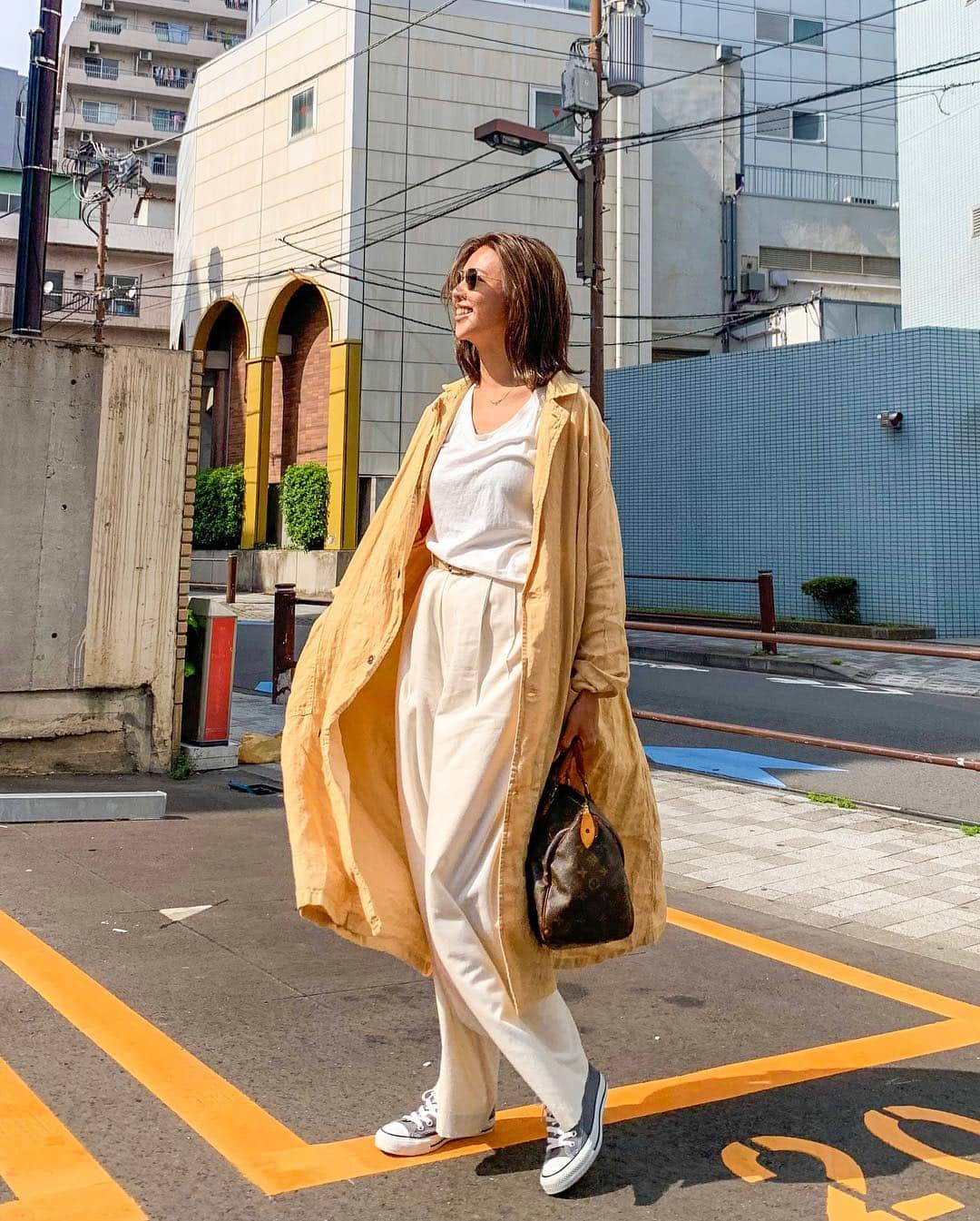 吉田夏海さんのインスタグラム写真 - (吉田夏海Instagram)「いつかのコーデ💛💛💛 . 暖かくなってきたから大好きなリネン着れる〜️🤩 . @rayban のサングラスヴィンテージでお気に入りなんだけど昔のだからか重たくてかけてたら痛くなるの😂 . これってどうにかならないのかな？💭 . #todayscode  #ootd  #codenate  #fashion  #ヨシダフク」5月6日 12時54分 - natsumiiiiiiiiiii