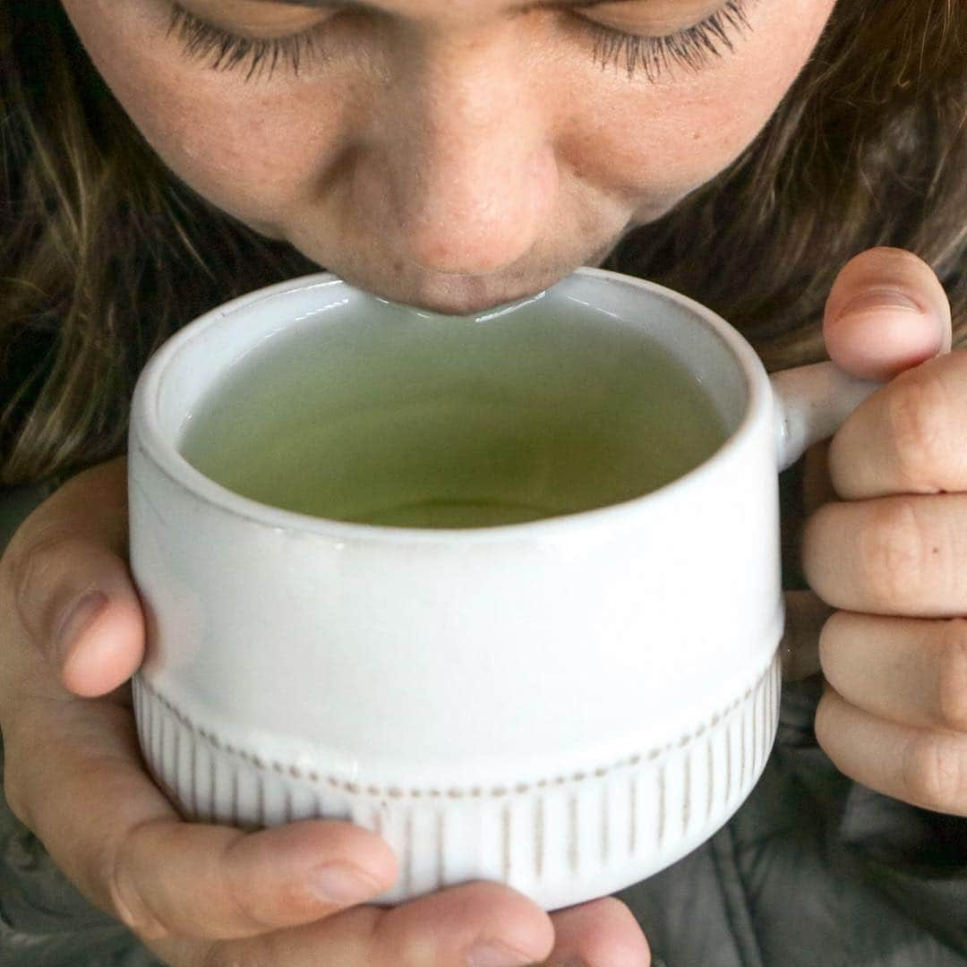 YAMAMOTOYAMA Foundedさんのインスタグラム写真 - (YAMAMOTOYAMA FoundedInstagram)「Enjoying the calm in our Sunday evening over a hot cup of Jasmine Green Tea. How are you spending your evening? #Yamamotoyama」5月6日 13時06分 - yamamotoyama_usa