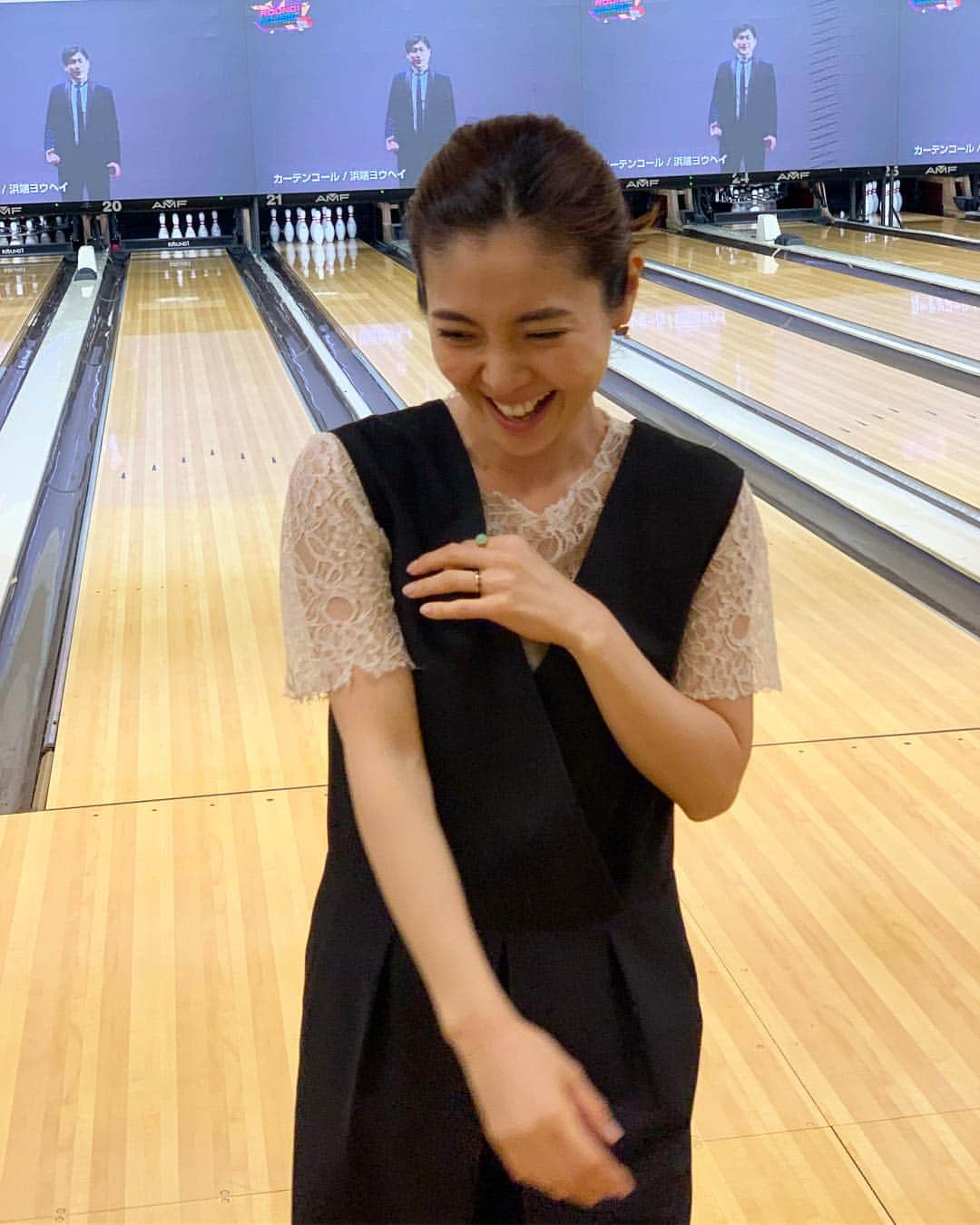 小川りかこさんのインスタグラム写真 - (小川りかこInstagram)「久々のボーリング🎳 ゴールデンウィークっぽくて楽しかった🥳 久しぶり過ぎて下手だけど、それでも楽しい😂  #ボーリング#bowling#🎳#ゴールデンウィーク#gw」5月6日 13時11分 - rikakoogawa