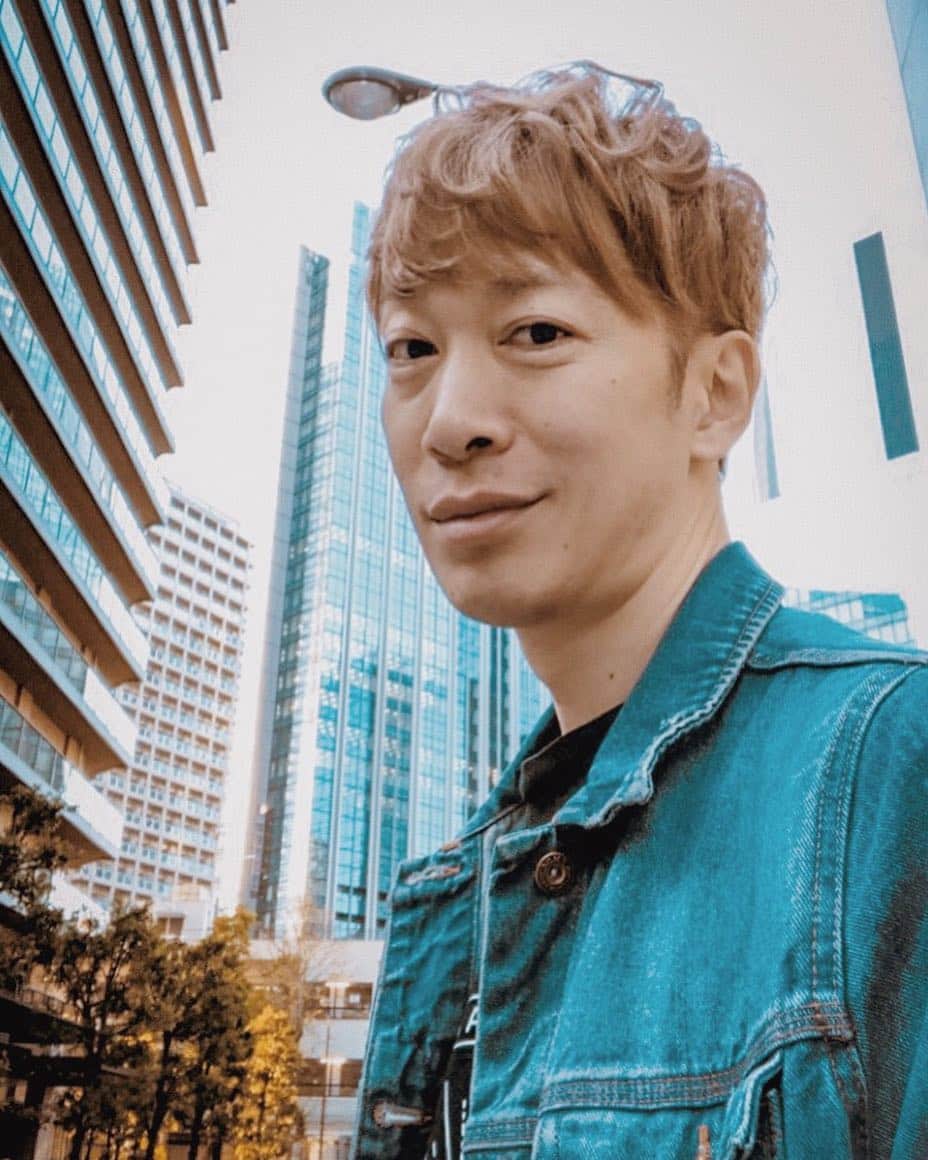 DJ U-ICHIのインスタグラム：「今週もスタート。 体調管理して頑張りましょう！！ (と、自分に言う) . . あ、、まだ、ラストGWか！ #dj #djlife #djuichi」