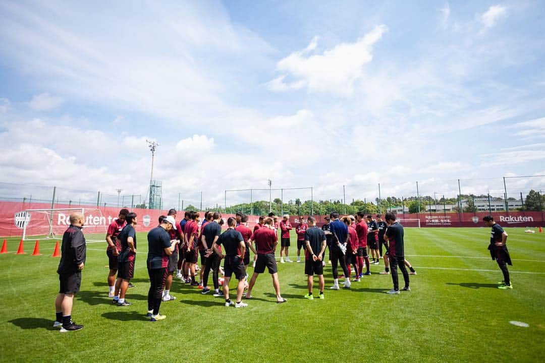 ヴィッセル神戸さんのインスタグラム写真 - (ヴィッセル神戸Instagram)「次に向けて。 Focus on the next. . #vissel #visselkobe #ヴィッセル神戸 #WeAreKobe #一致団結」5月6日 13時29分 - visselkobe