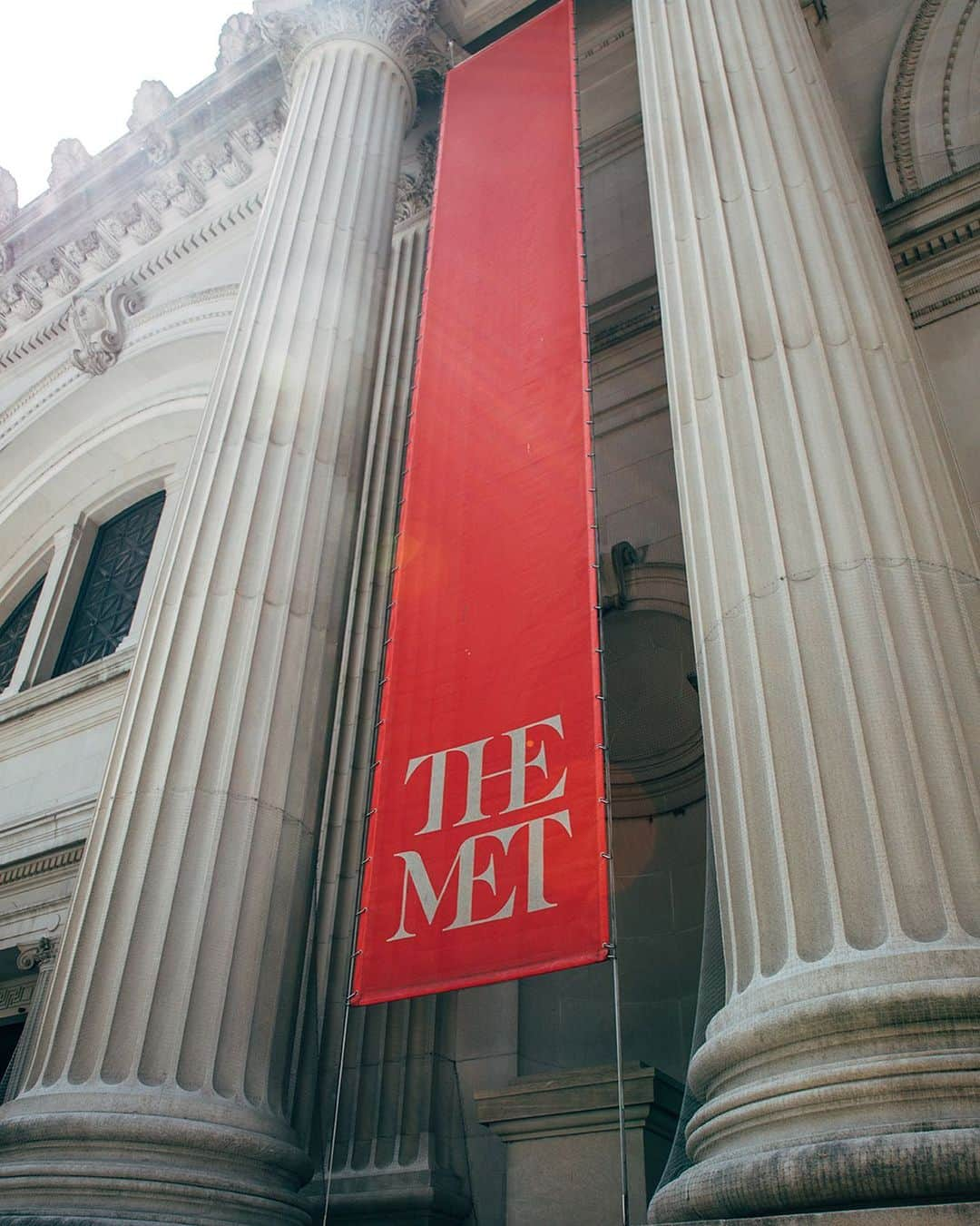 サルヴァトーレ・フェラガモさんのインスタグラム写真 - (サルヴァトーレ・フェラガモInstagram)「Counting down to the 71st annual Met Gala hosted by the @metmuseum - colloquially known as the biggest night in the fashion calendar #MetCountdown #MetGala #FerragamoMetGala」5月6日 13時31分 - ferragamo