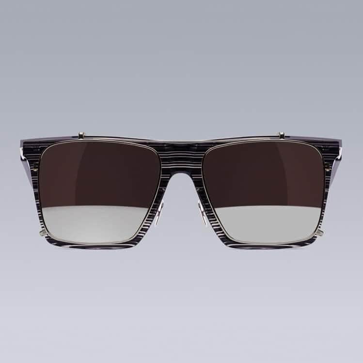 HYPEBEASTさんのインスタグラム写真 - (HYPEBEASTInstagram)「@hypebeaststyle: @erlsn.acr’s ACRONYM label has released a new trio of sunglasses. Dubbed the F1-T, the base frame is an angular silhouette developed for both high sun and low light wear, and comes with clip-on lenses in three color options. Pick up a pair now from the ACRONYM website for €715 EUR (approximately $800 USD). Photo: ACRONYM」5月6日 13時37分 - hypebeast