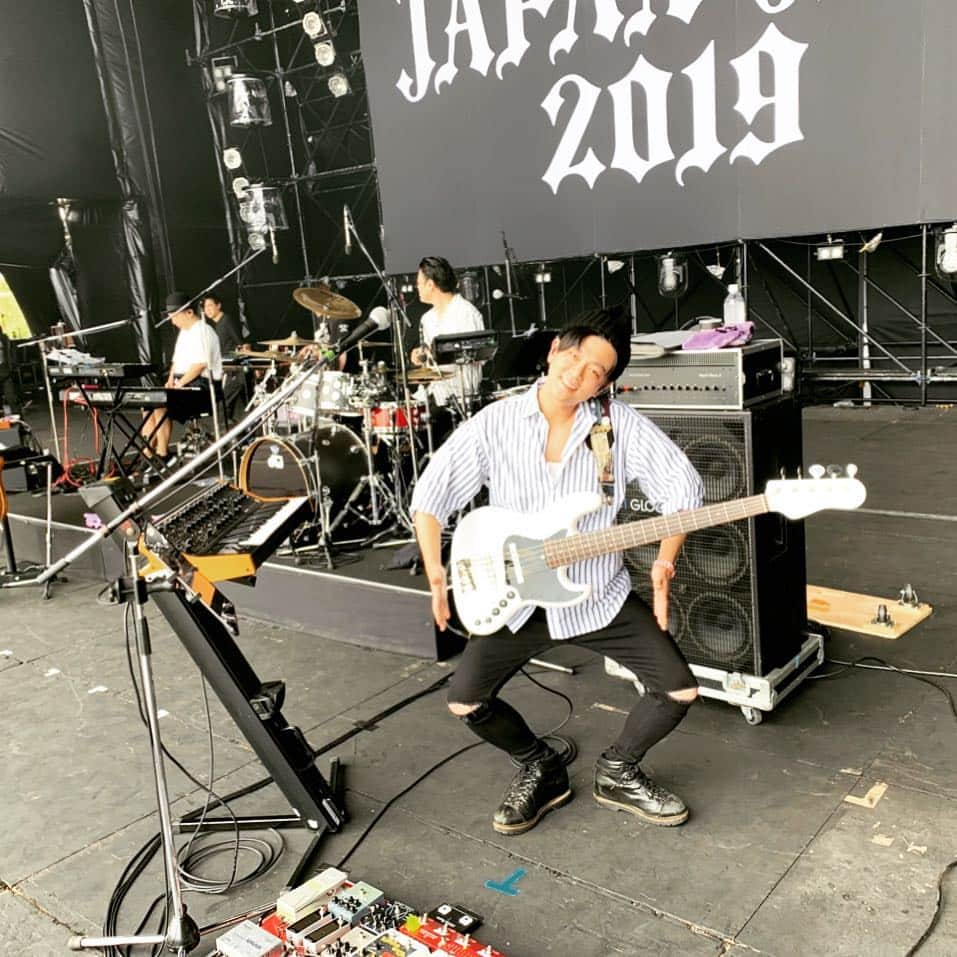 鈴木渉さんのインスタグラム写真 - (鈴木渉Instagram)「春のフェスも最高ー！  #ナオトインティライミ #japanjam2019 #コマネチ」5月6日 13時40分 - watarumble0223