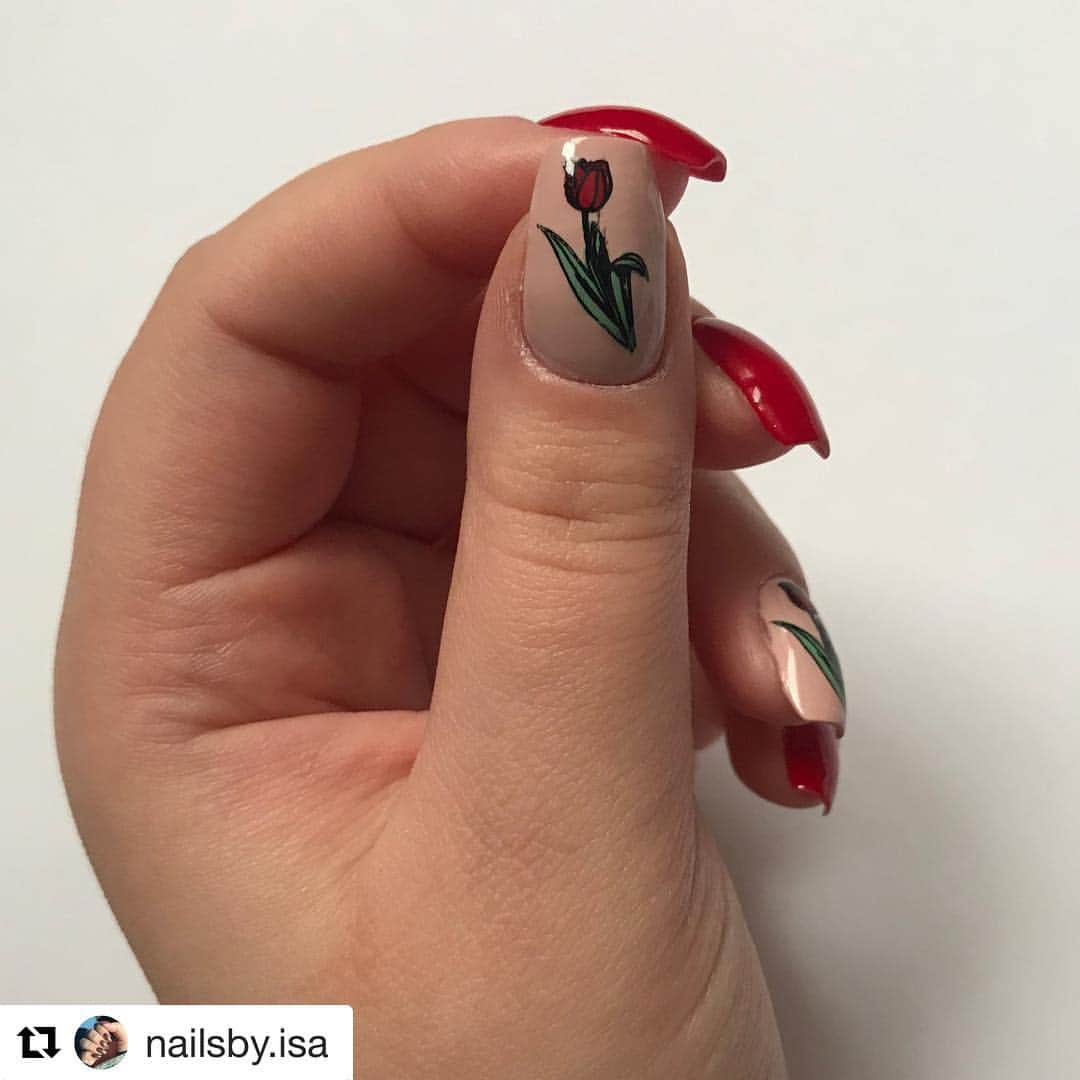 Nail Designsさんのインスタグラム写真 - (Nail DesignsInstagram)「Credit @nailsby.isa ・・・ Roses are red, Violets are blue, I need new nail polish, How ‘bout you? ~~~ #roses #flowers #nailsofinstagram #nails #nailart #rosenails #flowernails #nails💅 #nailsnailsnails #flowernailart #rosenailart」5月6日 13時42分 - nailartfeature