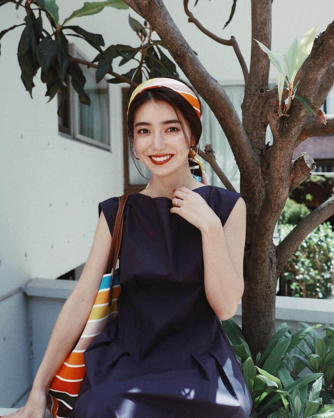 大口智恵美さんのインスタグラム写真 - (大口智恵美Instagram)「ootd🌻 ・ ・ ダークカラーなロングドレスは毎年買い足してます♡ 小物で遊んでみたよ☺ #今日のコーデ #エスカーダ #ESCADA#エスカーダスポート#escadasport #ootd #ad #love #fashion」5月6日 13時52分 - chemiiiii