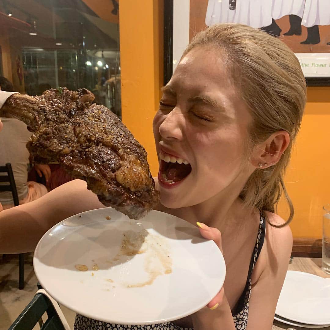 楓さんのインスタグラム写真 - (楓Instagram)「大好きなお肉も食べました🍖 どれだけ食べてもまだまだ入りそうと思った夜でした...🐷 #hawaii」5月6日 13時56分 - kaede_
