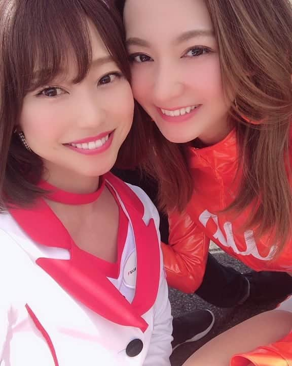 近藤みやびさんのインスタグラム写真 - (近藤みやびInstagram)「クレインズになったひなちゃん😆 可愛すぎた❤️ #ひなの会 #レースクイーン #富士スピードウェイ #クレインズ #auサーキットクイーン」5月6日 14時00分 - miyabiiiii_kondooooo