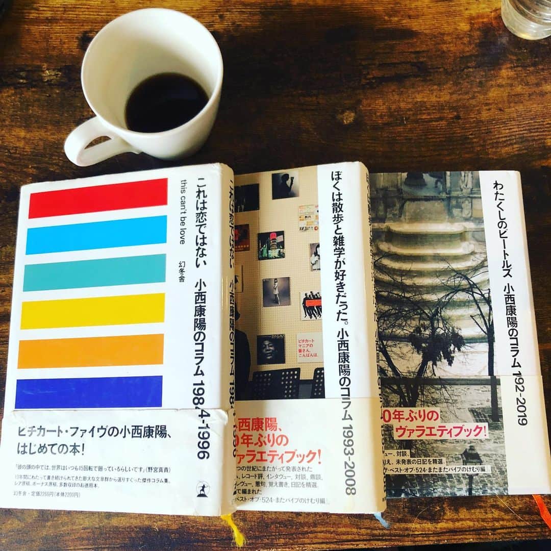 松田岳二さんのインスタグラム写真 - (松田岳二Instagram)「自分の編集仕事が終わったので昨夜やっと小西さんの最新刊を購入。少しづつ読み進めていく本。 栞紐のいろ。 黄色、水色、オレンジ。  #本が君を救う #本が僕を救う」5月6日 14時03分 - cbsmgrfc