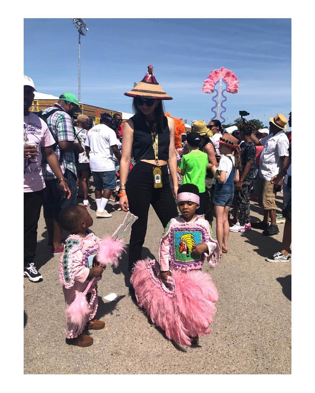 シェリー・ヘニッヒさんのインスタグラム写真 - (シェリー・ヘニッヒInstagram)「My friends and i at Coachella #neworleansjazzfest #algierswarriors」5月6日 5時25分 - shelleyhennig