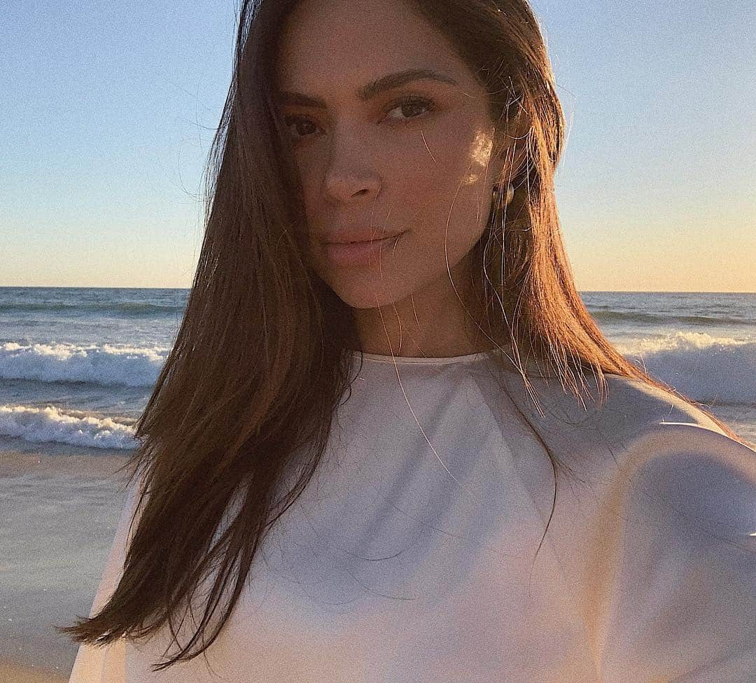 Marianna Hewittさんのインスタグラム写真 - (Marianna HewittInstagram)「weekend mode 🌊」5月6日 5時29分 - marianna_hewitt