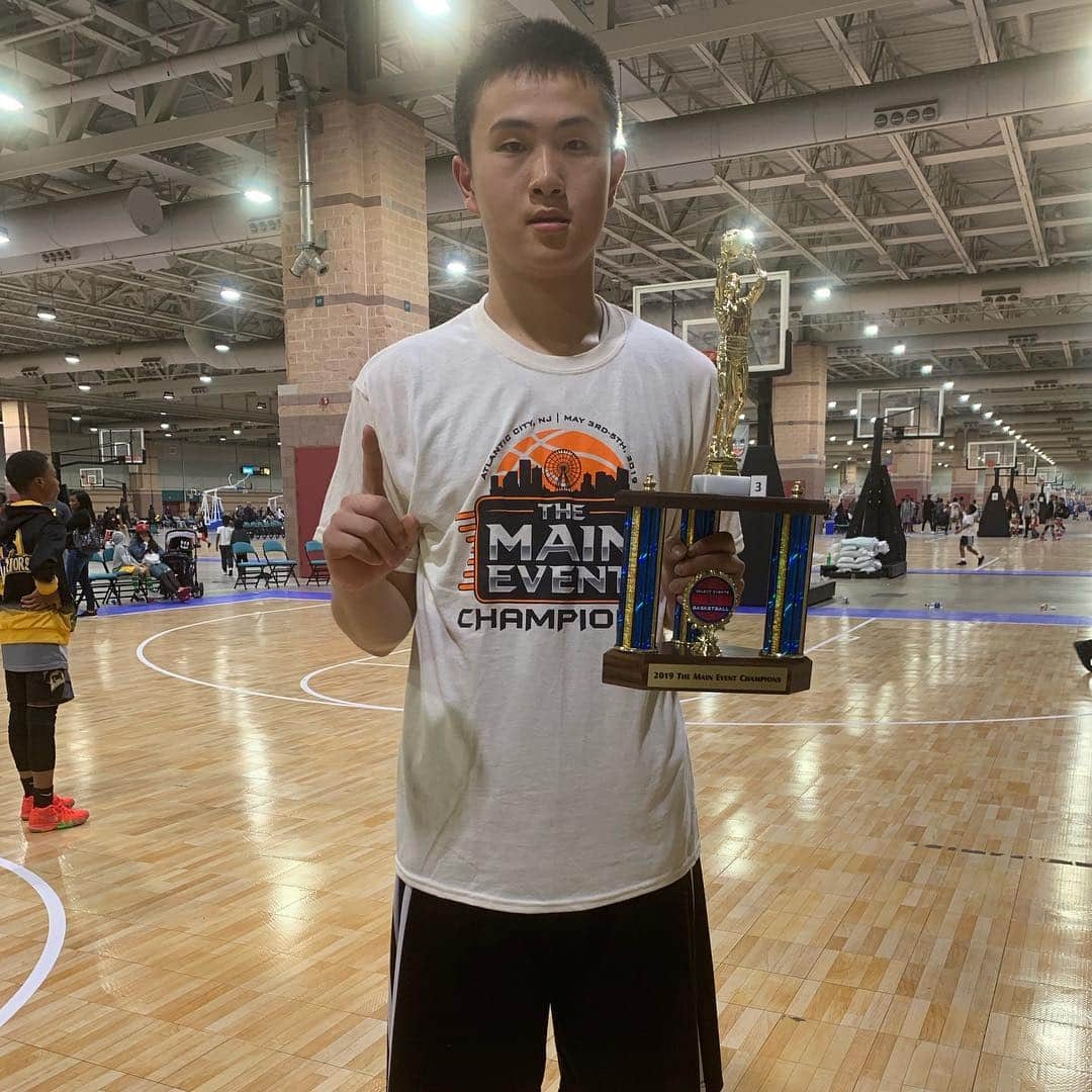 ラ・ラ・アンソニーさんのインスタグラム写真 - (ラ・ラ・アンソニーInstagram)「So proud of Kiyan & his team @blackopscadets‼️They won the championship this weekend at The Main Event tournament in Atlantic City🏆🥇🏆Great job Coach Chez🏀🏀now it’s time to celebrate Cinco de Mayo‼️」5月6日 5時59分 - lala