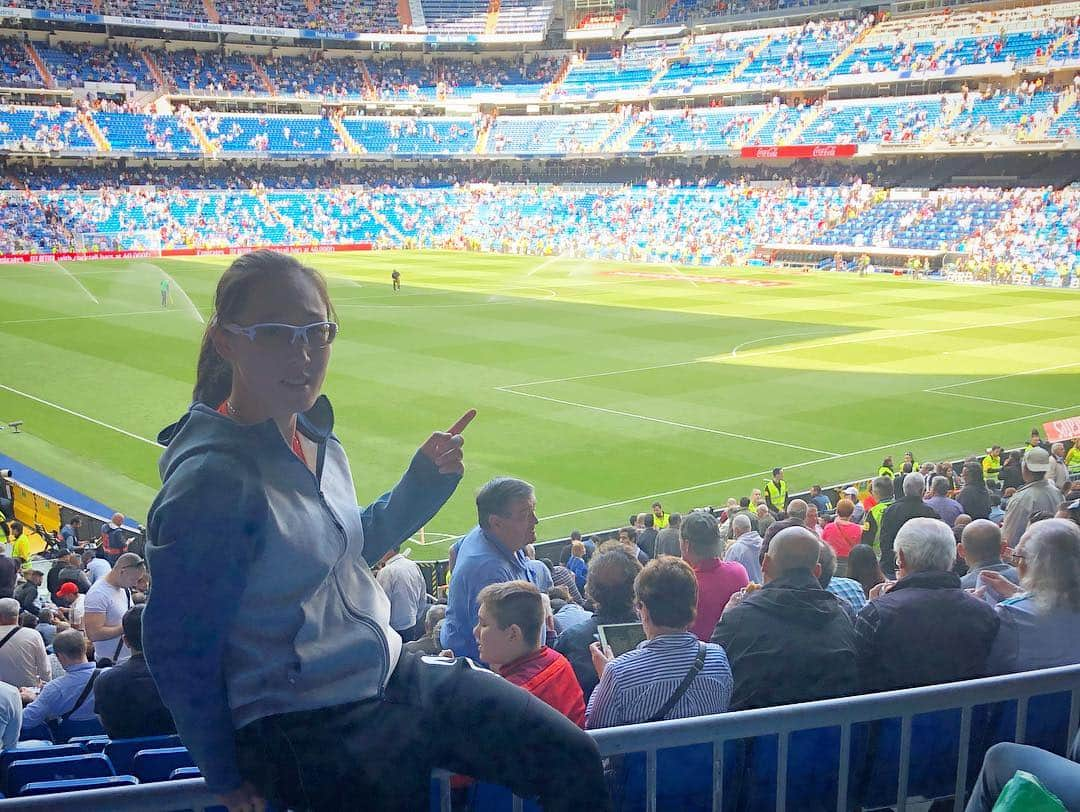 ジェン・サイサイさんのインスタグラム写真 - (ジェン・サイサイInstagram)「#wheninmadrid #realmadrid #newexperience ✅」5月6日 6時10分 - zheng_saisai