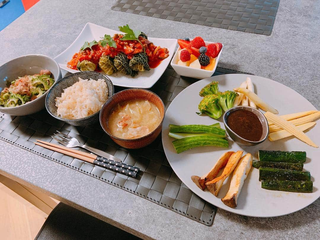 浅野拓磨さんのインスタグラム写真 - (浅野拓磨Instagram)「食事からしっかりと良い準備を。  今できることを全力で。  やるだけ。  いつもありがとうございます。  @privat_koch_hannover 『感謝。』 #朝食 #昼食 #夕食 #食事 #トレーニング #準備 #全力 #感謝。」5月6日 6時10分 - asatakugram