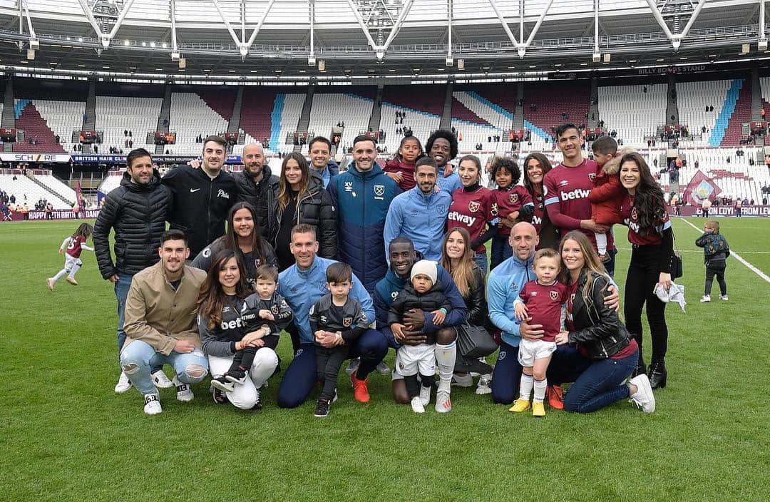 マヌエル・ランシニのインスタグラム：「Familia 👏🏼💪🏼」