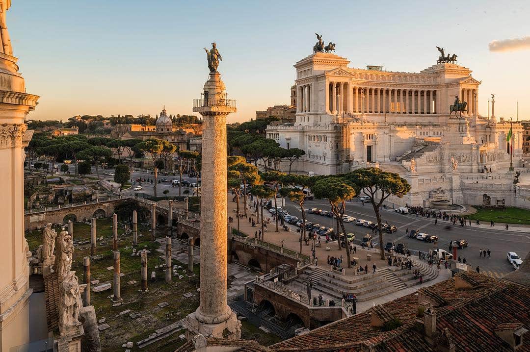 National Geographic Creativeさんのインスタグラム写真 - (National Geographic CreativeInstagram)「Photo by @kennethgarrettphoto | Trajan's Column, with a statue of St. Peter installed by a Renaissance pope on top, towers over the ruins of Trajan's Forum in Italy. #Rome #Italy #Architecture」5月6日 6時54分 - natgeointhefield