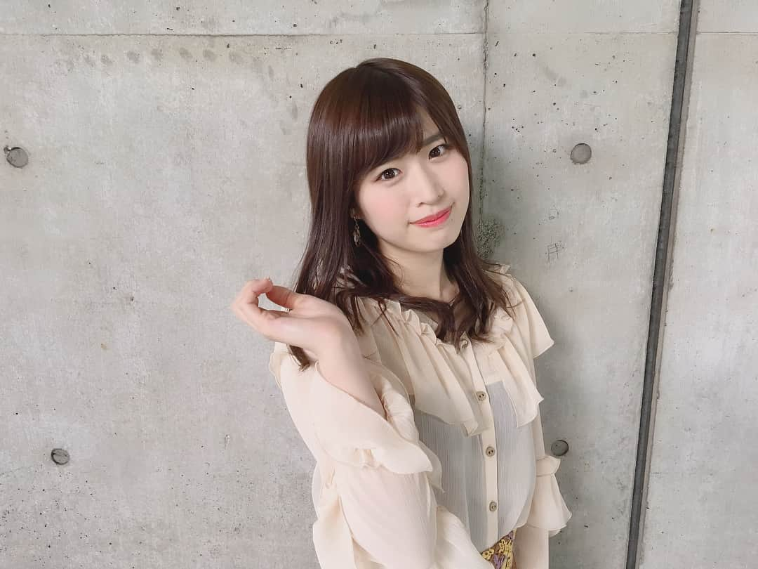 佐藤朱さんのインスタグラム写真 - (佐藤朱Instagram)「5月5日の 握手会私服はこんな感じでした〜✨ . 一目惚れしたお洋服です😻 #GW #こどもの日」5月6日 7時35分 - akari_miyagi