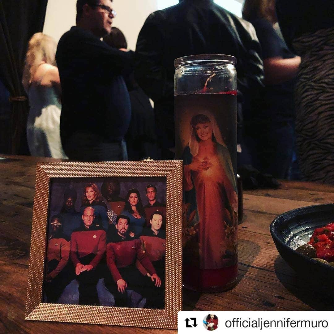 ウィル・ウィトンさんのインスタグラム写真 - (ウィル・ウィトンInstagram)「#Repost @officialjennifermuro ・・・ Any party that has #StarTrek #TNG and #GoldenGirls at the same table is doing everything right. #BlancheDevereaux #ftw」5月6日 8時15分 - itswilwheaton