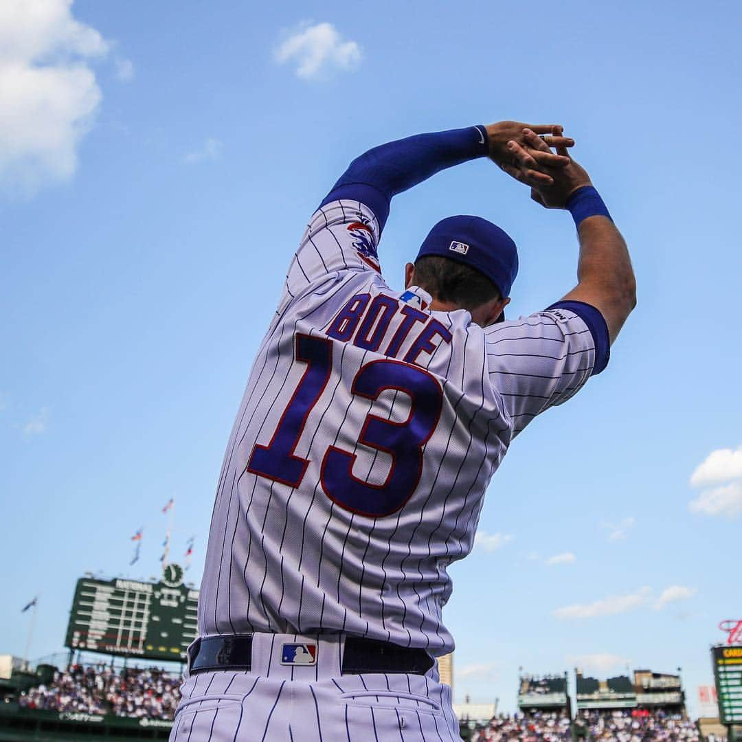 シカゴ・カブスさんのインスタグラム写真 - (シカゴ・カブスInstagram)「The Sunday night stage. #EverybodyIn」5月6日 8時19分 - cubs