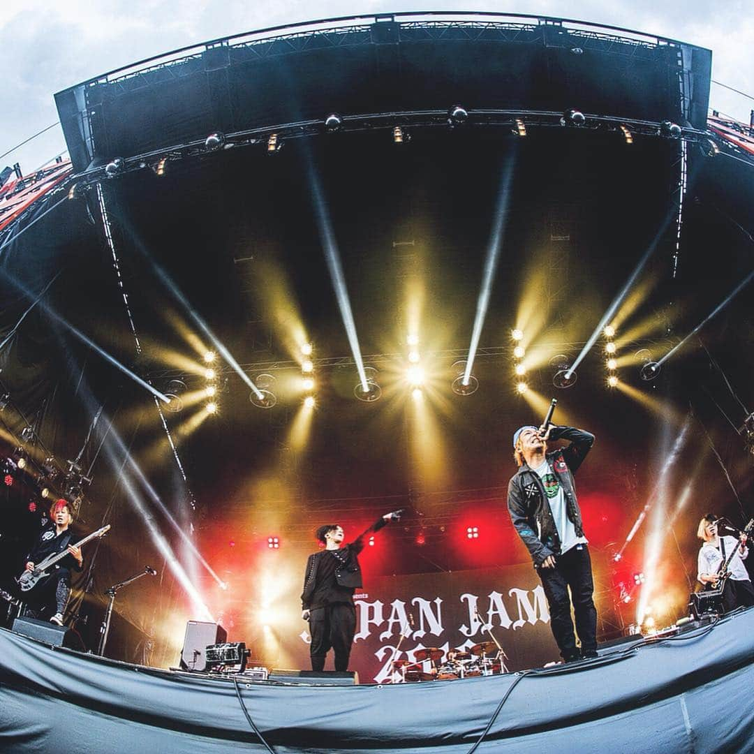 N∀OKIさんのインスタグラム写真 - (N∀OKIInstagram)「JAPANJAM2019 やはり野外はええわな  兎にも角にも頭から ぎょうさん集まってくれて ありがとうございました  #JAPANJAM2019 #ROTTENGRAFFTY」5月6日 8時23分 - chairoy1945