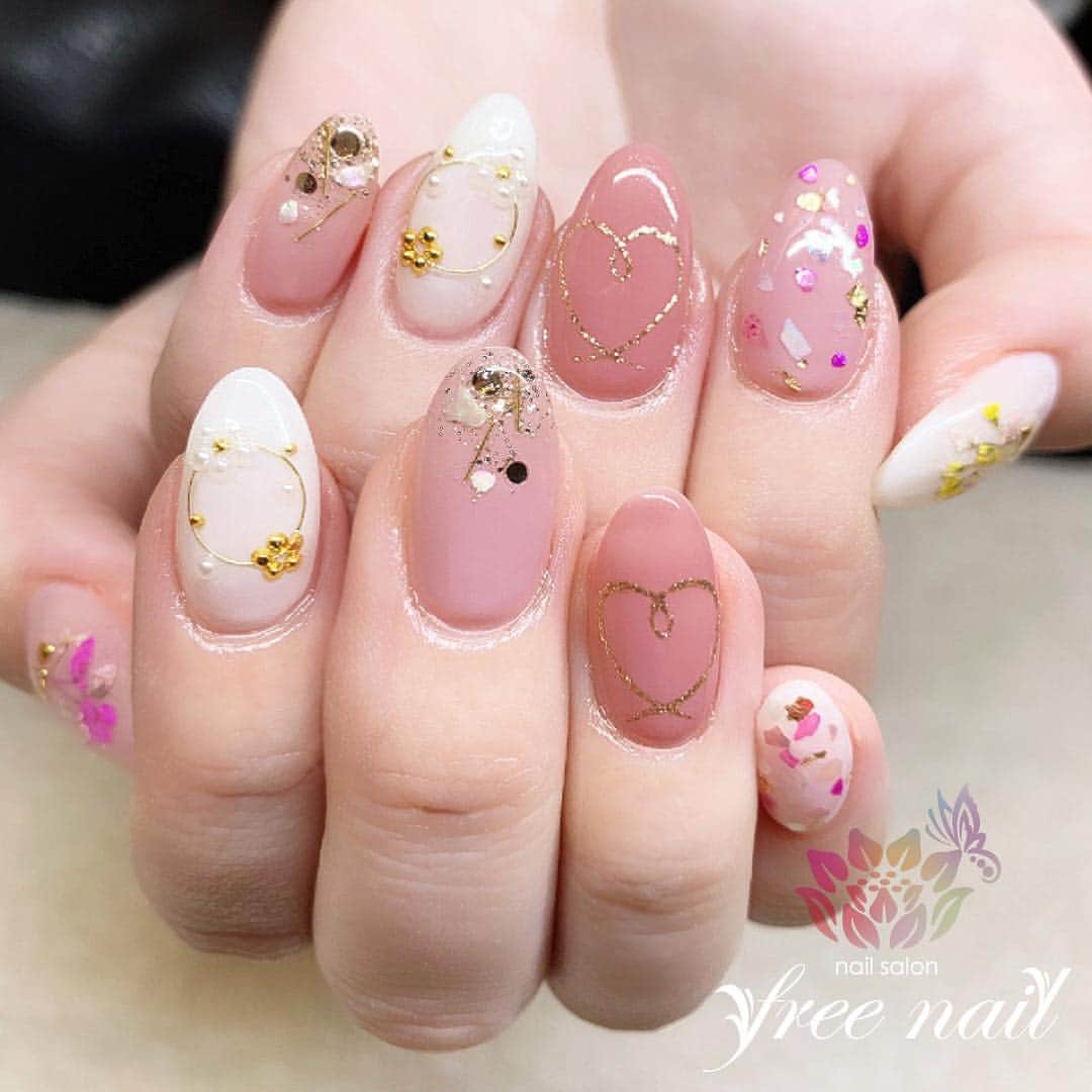 free nail フリーネイルのインスタグラム：「. お客様ネイル💅🏻🌸✨ . ガーリーフラワーネイル🌸✨ . ただただキュート🥺💗✨ . ご来店ありがとうございました🙇🏻‍♀️🙇🏻‍♀️🙇🏻‍♀️💗 . #ネイル #フリーネイル #ネイルアート #ジェルネイル #ネイルサロン #大阪ネイルサロン #ネイルデザイン #ネイルチェンジ #小花ネイル #押し花ネイル #シェルネイル #ハートネイル #ピンクネイル #乳白色ネイル #デザインネイル #シンプルネイル #トレンドネイル #モテネイル #初夏ネイル #夏ネイル #美甲 #日式美甲 #summernails #nailsart #nailsalon #nailsdid #newnails #newnail #freenail」