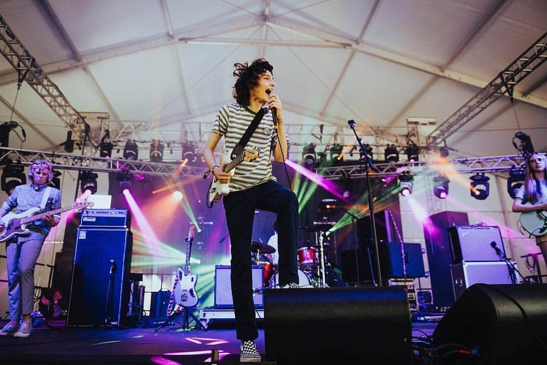 フィン・ヴォルフハルトさんのインスタグラム写真 - (フィン・ヴォルフハルトInstagram)「@shakykneesfest thank you!! 📷 @Katrina.barber」5月6日 14時27分 - finnwolfhardofficial