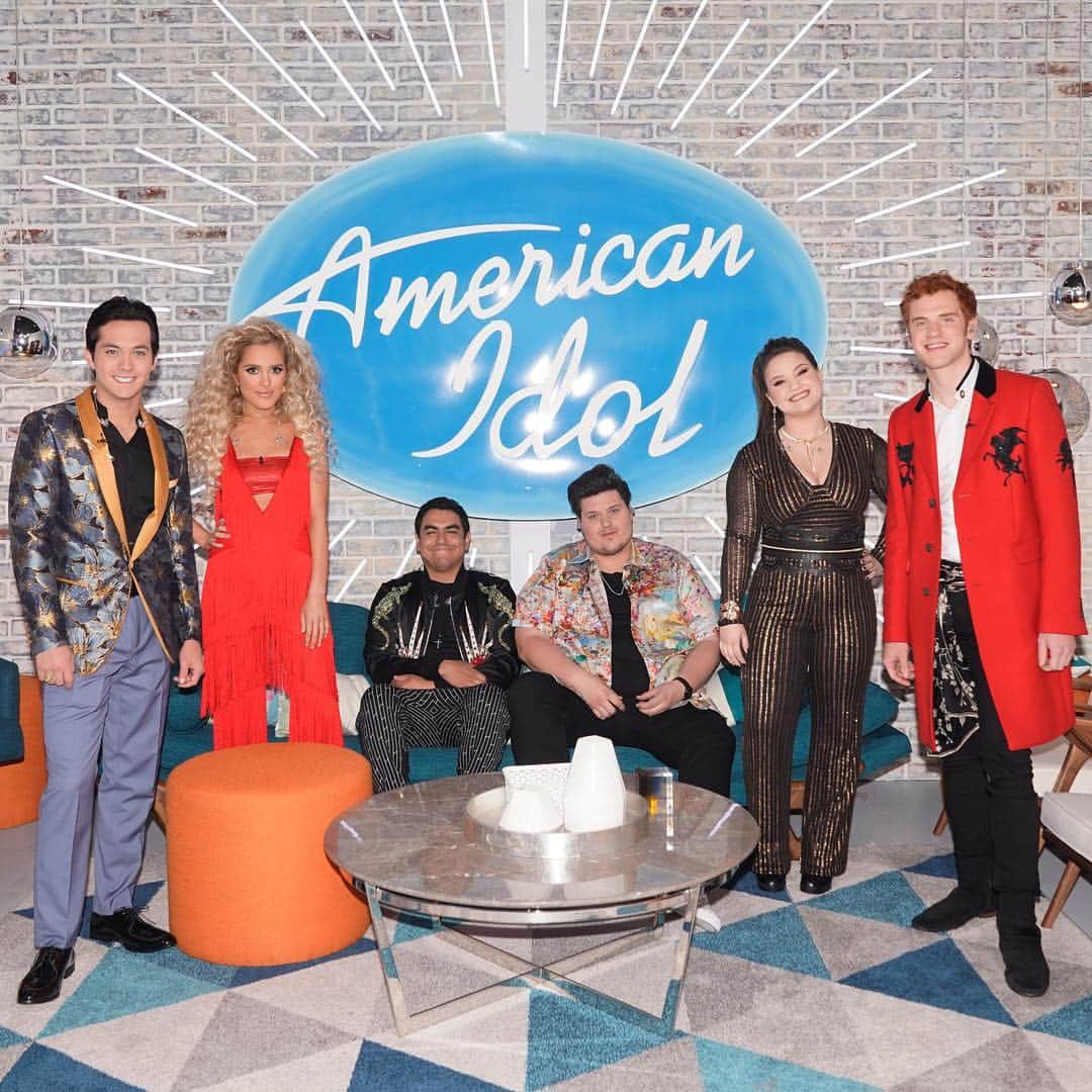 American Idolさんのインスタグラム写真 - (American IdolInstagram)「We are LIVE coast-to-coast on ABC! Vote now and keep voting for your Top 6 - swipe ⬅️ to see everyone’s number! #AmericanIdol」5月6日 9時02分 - americanidol