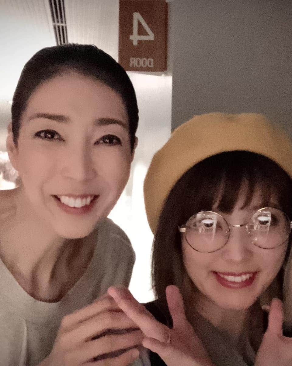 大林素子さんのインスタグラム写真 - (大林素子Instagram)「マザー千秋楽 昨日は、昨年ご出演 おばたのお兄さんが、ご観劇 ありがと！またマザーに帰ってきてね なぎちゃんも、ありがと！  さちほも、ありがと！」5月6日 9時24分 - m.oobayashi