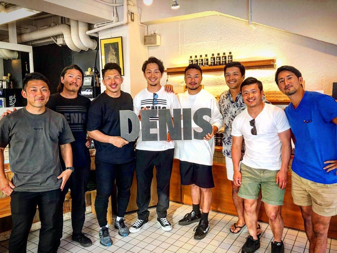 君島良夫のインスタグラム：「代官山ガレージセールに遊びに来てくれた皆様、ありがとうございました。楽しかった😎 #デニシャン . Thank you for coming out to our Garage Sale at @denis_tokyo everyone. . #Denis_Tokyo」