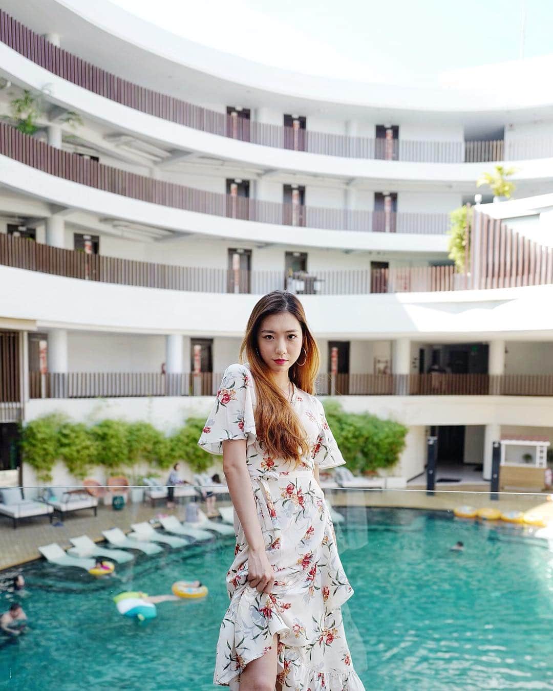 ティナ さんのインスタグラム写真 - (ティナ Instagram)「Your girl in a dress. Just chilling at the resort after breakfast #보라카이 #boracay #stationx #stationxboracay」5月6日 9時46分 - soobeanie_