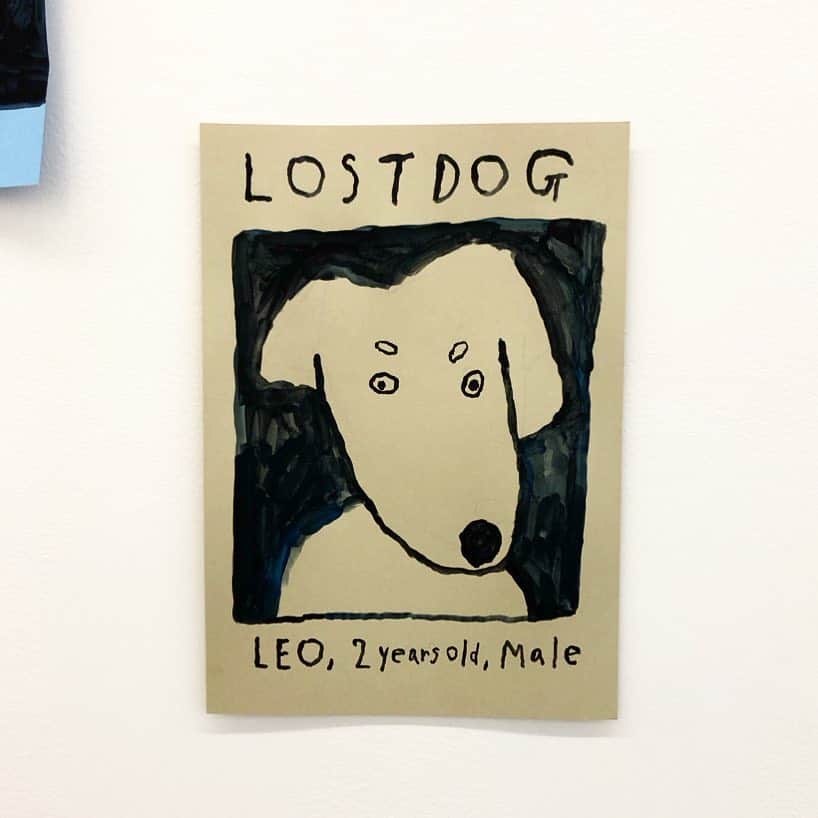 Mogu Takahashiのインスタグラム：「LOST DOG 210x297mm Gouache on paper / 2019 Sold —————————————﻿﻿ ﻿﻿ Mogu Takahashi ﻿﻿ “ A Little Hat On You "﻿﻿ ﻿﻿ Opening:﻿ Wednesday 8th May, 6-9PM﻿﻿ ﻿﻿ Exhibition: 9th May - 1st June﻿﻿ ﻿﻿ Lamination Drive ﻿﻿ Gallery hours: Wed - Fri 11-6 / Sat 12-5﻿﻿ 52 Budd St, Collingwood 3066﻿﻿ @lamingtondrive﻿﻿ ————————————————﻿﻿ * If you have any questions about this exhibition contact to the gallery. <info@lamingtondrive.com>﻿﻿ ————————————————﻿﻿ #lamingtondrive #melbourne #mogutakahashi﻿ #alittlehatonyou」