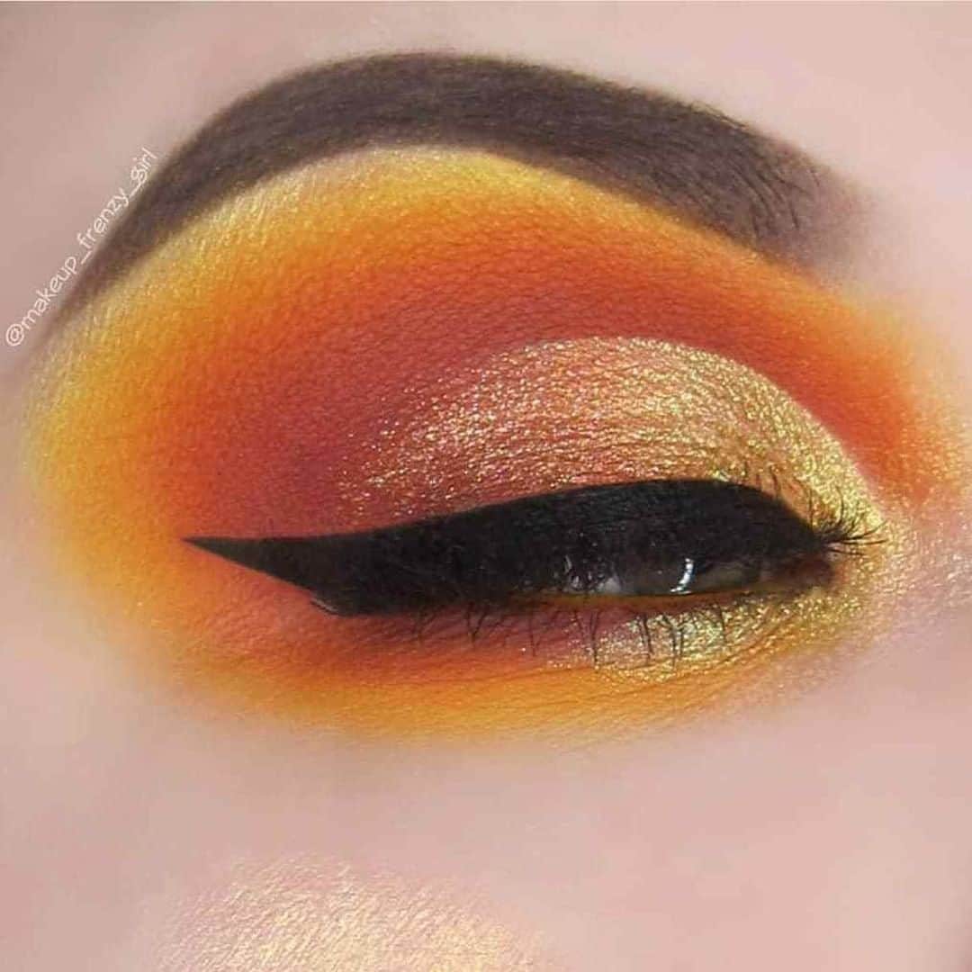 COVERGIRLさんのインスタグラム写真 - (COVERGIRLInstagram)「Match your eye look to your Tequila Sunrise and be extra AF on #CincodeMayo.🍹💁@makeup_frenzy_girl used #TruNaked 'Dazed' Eyeshadow Palette, #TruBlendMatteMade Foundation in 'Fair Porcelain', Vitalist Healthy Glow Highlighter in 'Sunkissed', and Micro Fine + Define Brow Pencil in 'Rich Brown'. #COVERGIRLMADE #COVERGIRLCrueltyFree #CrueltyFree」5月6日 10時02分 - covergirl