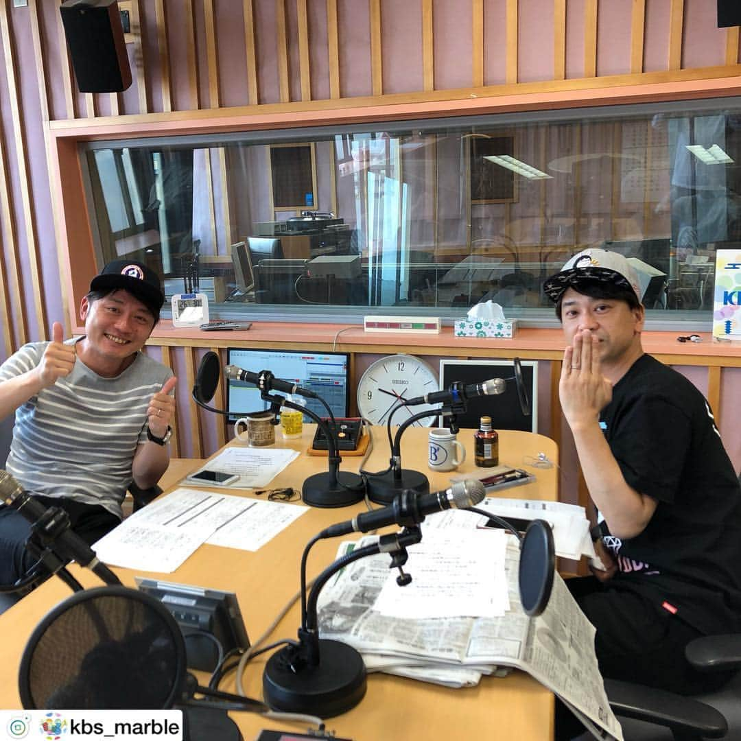 原田良也さんのインスタグラム写真 - (原田良也Instagram)「KBS京都ラジオ「まーぶる」のアカウントができました！ フォローしてください！ kbs_marble です。 #まーぶる月曜日 #ファミリーレストランのめちゃうま #KBS京都ラジオ」5月6日 10時36分 - irasshassee