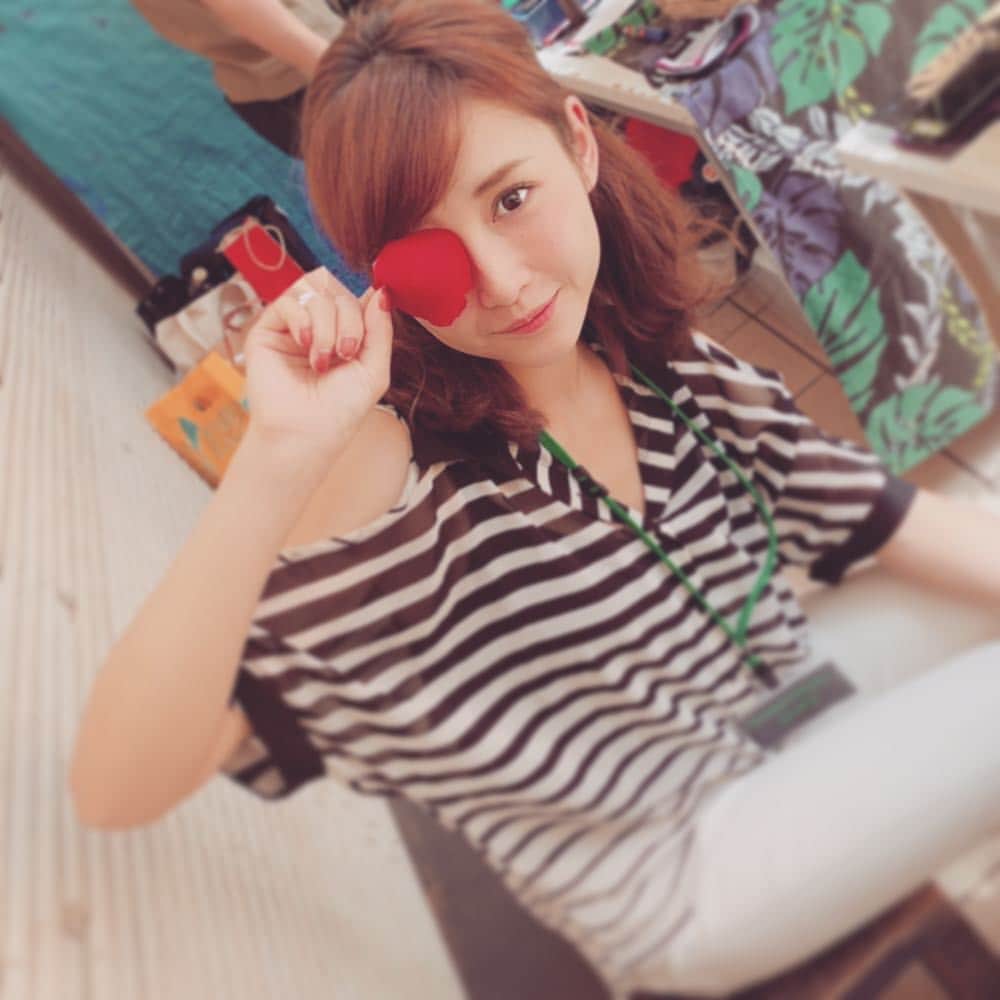 森岡朋奈さんのインスタグラム写真 - (森岡朋奈Instagram)「「それからの夏」が、 終わりました。  心の中ではまだずっと草太が走り続けてます。 ちょっと首をかしげ、かしげた首を振り振り。  ご来場くださった皆さま、 本当にありがとうございました。  またどこかでお会いしましょう！！ #それからの夏」5月6日 10時57分 - morioka_tomona