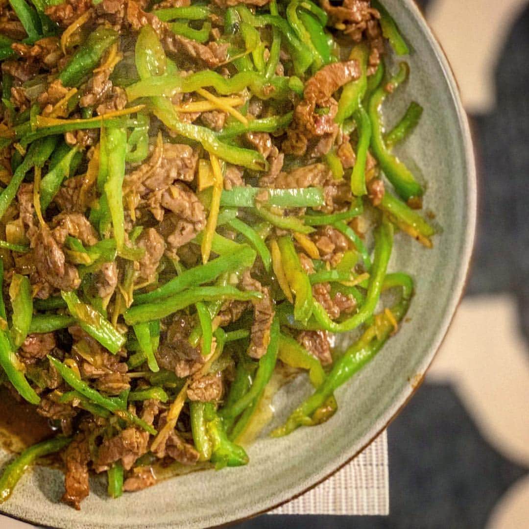 DOMINIQUE ANSEL BAKERYさんのインスタグラム写真 - (DOMINIQUE ANSEL BAKERYInstagram)「Her order for Sunday night dinner: homemade beef tenderloin, sautéed with green shishito chili peppers with garlic and ginger.」5月6日 10時57分 - dominiqueansel