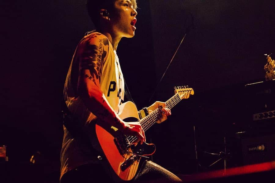 雅-MIYAVI-さんのインスタグラム写真 - (雅-MIYAVI-Instagram)「We’re forever kids when we play the guitar 🎸🎸🤘🏻😬 @chrispeppleroffice 主催のイベント #JAMORAMA に出演させてもらいました。チャーの叔父貴はじめ日本の素晴らしいギタリスト達と一緒にプレイできて光栄でした！...もっと練習します(笑) 📷:Daisuke Hirano」5月6日 11時08分 - miyavi_ishihara