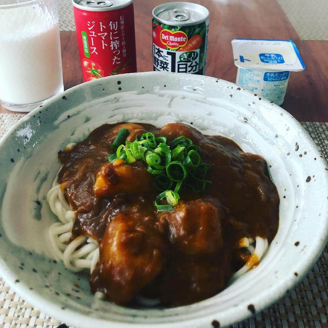 金村義明さんのインスタグラム写真 - (金村義明Instagram)「#カレーうどん#月曜日＃2週間振り#毎日放送ラジオ#上泉雄一のええなぁ #15時30分生放送#日帰り」5月6日 11時13分 - yoshiaki_kanemura