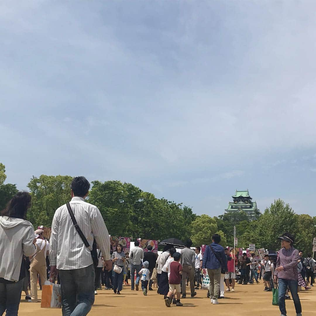 餃子フェスのインスタグラム：「【OSAKA】 ＼本日最終日！／ GWのシメは餃子に決まり🥟✨ 本日は比較的スムーズに購入ができます😊  皆さまのご来場、お待ちしております🤲❣️ #餃子フェス #GW #ゴールデンウィーク #大阪城公園 #駒沢公園 #旧広島市民球場跡地 #令和⁠ ⁠」