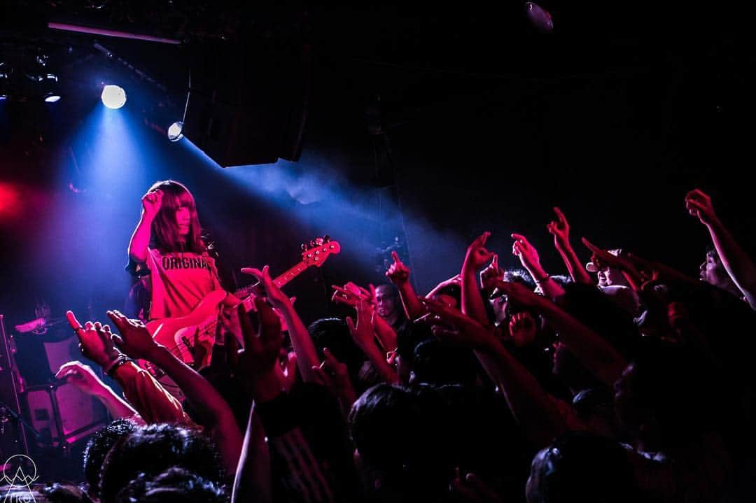 tricotさんのインスタグラム写真 - (tricotInstagram)「4.28.19 DAIHANSYASAI Tour. Taiyo to Tora Kobe,Hyogo. Pic : @kaooochi1226  #tricot #tricotband」5月6日 11時28分 - tricot_band_jp