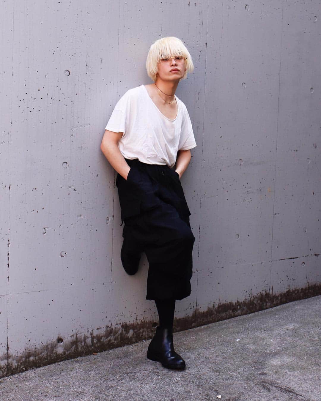 Droptokyoさんのインスタグラム写真 - (DroptokyoInstagram)「TOKYO STREET STYLES @drop_tokyo #🇯🇵 #streetstyle#droptokyo#tokyo#japan#streetscene#streetfashion#streetwear#streetculture#fashion#tokyofashion#japanfashion#ファッション Photography: @drop_tokyo」5月6日 11時45分 - drop_tokyo
