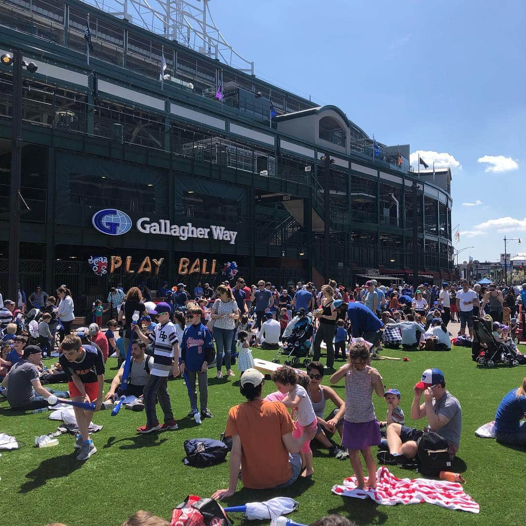 シカゴ・カブスさんのインスタグラム写真 - (シカゴ・カブスInstagram)「Had ourselves a ball today! #EverybodyIn #CubsCharities」5月6日 11時48分 - cubs