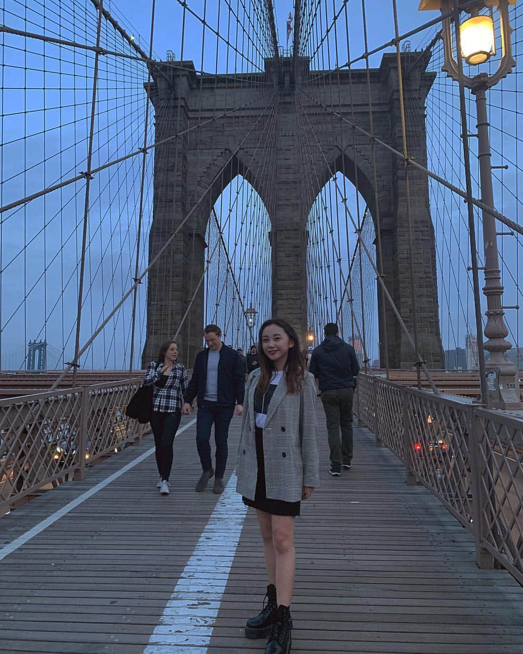 薮下柊さんのインスタグラム写真 - (薮下柊Instagram)「ブルックリンブリッジ〜🧡💚 : : #nyc  #ニューヨーク #brooklynbridge  #brooklyn」5月6日 12時10分 - __yabushita_shu__