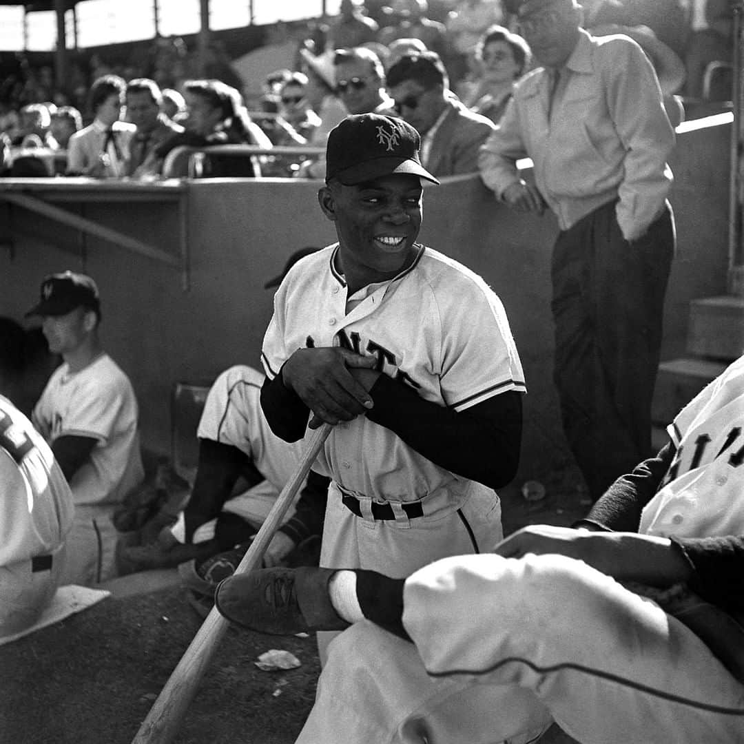 lifeさんのインスタグラム写真 - (lifeInstagram)「Happy 88th Birthday to LIFElegend "The Say Hey Kid" - Willie Mays - born today on May 6, 1931 in Westfield, Alabama. He made is MLB debut for the New York Giants in 1951 and was elected to the Baseball Hall of Fame in 1979. He is pictured here in 1954 at spring training in Arizona. (Loomis Dean—The LIFE Picture Collection/Getty Images) #thisweekinLIFE #LIFElegend #WillieMays」5月6日 22時07分 - life