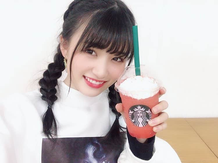 遠藤みゆさんのインスタグラム写真 - (遠藤みゆInstagram)「あ、載せ忘れてたイチゴ〜🍓 . やっと飲めたあ〜！！ スタバ新作は毎回見ちゃいます笑 . #スタバ #starbucks #スタバ新作 #いちご #jk #instagood #ljk #cafe #strawberry」5月6日 22時12分 - endoomiyu