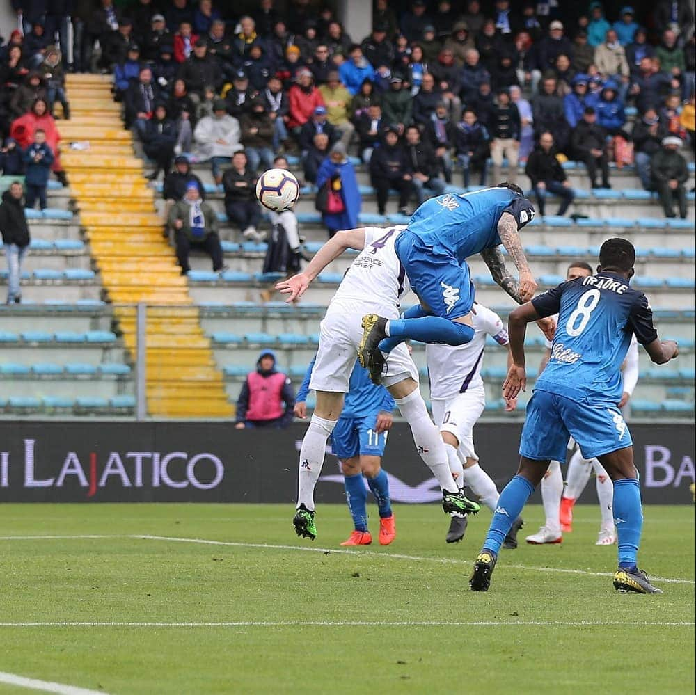 エンポリFCさんのインスタグラム写真 - (エンポリFCInstagram)「Il gol che decide la sfida, il gol che vale il derby e l'esultanza con un abbraccio speciale di @diegofarias17 #DerbyAzzurro 📸」5月6日 22時39分 - empoli_fc_official