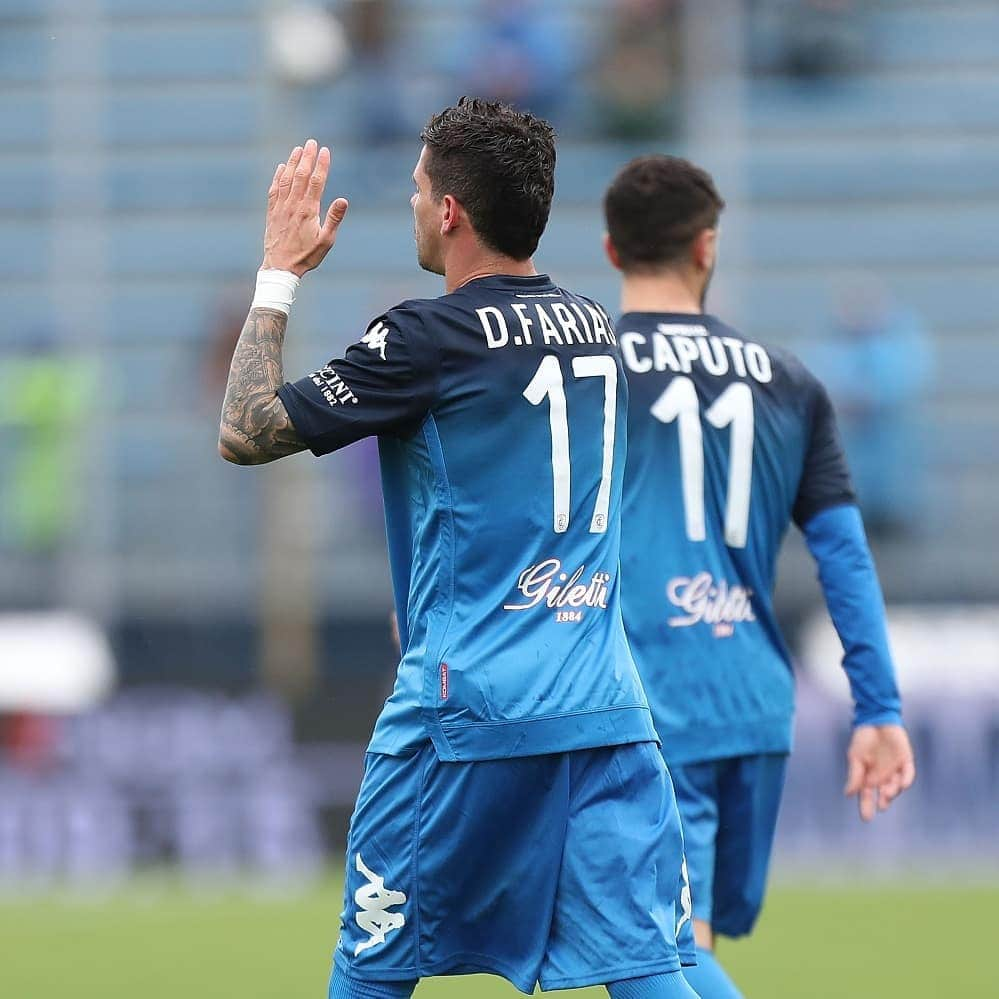 エンポリFCさんのインスタグラム写真 - (エンポリFCInstagram)「Il gol che decide la sfida, il gol che vale il derby e l'esultanza con un abbraccio speciale di @diegofarias17 #DerbyAzzurro 📸」5月6日 22時39分 - empoli_fc_official